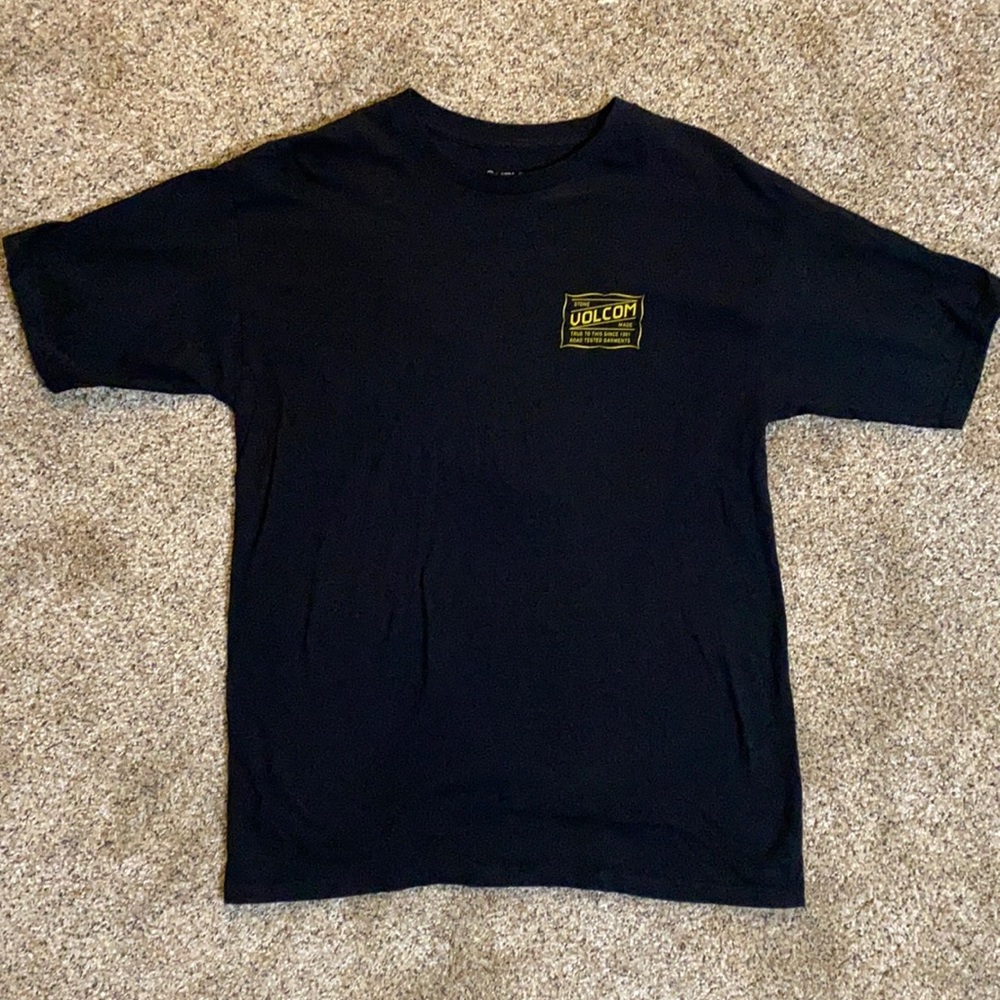 Volcom tee size Lrg